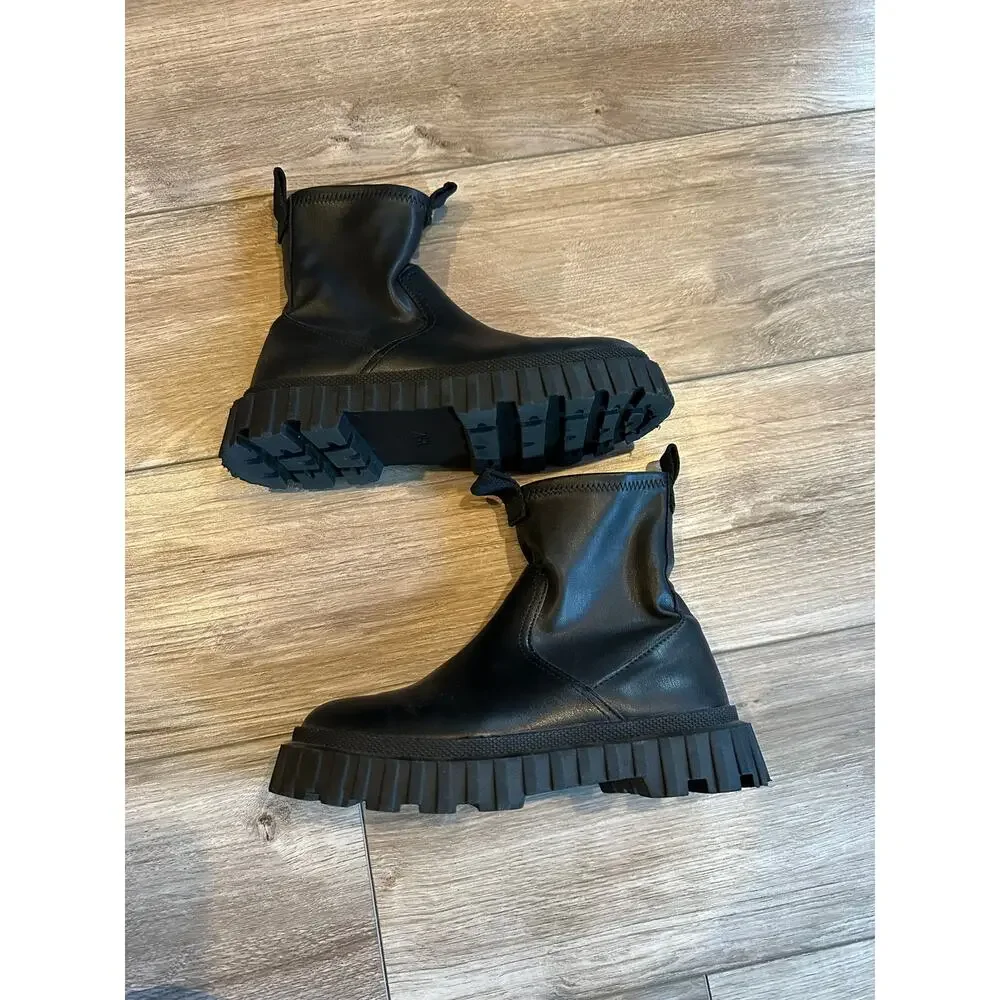 Zara Kids Black Ankle Boots Lug Sole size 3.5 (35)